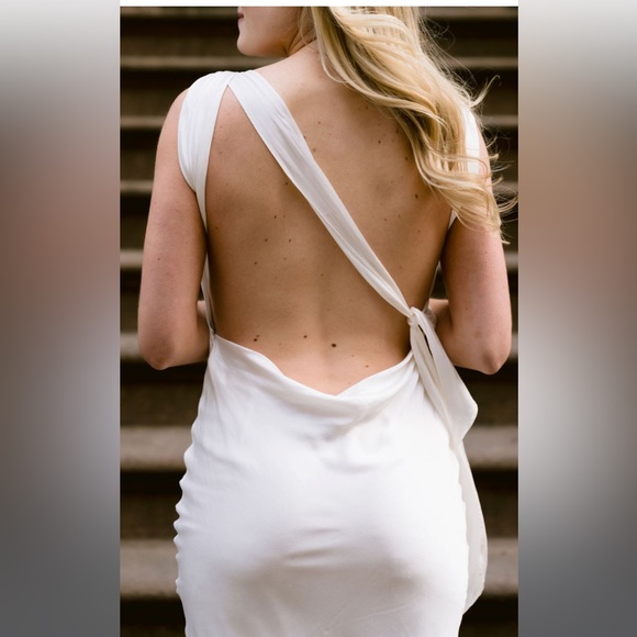 The Bar Max Dress in Blanc - Picture 8 of 8